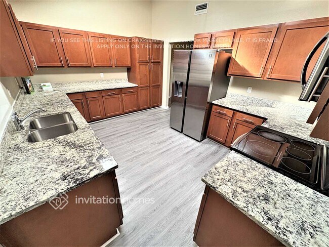 Building Photo - 7210 Meadowbrook Dr