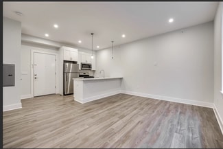 Building Photo - 658 Grand St