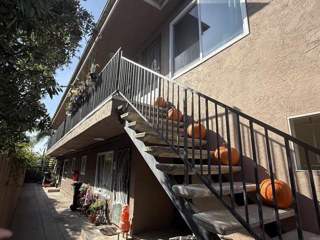 Foto del edificio - 1349 Grove Ave