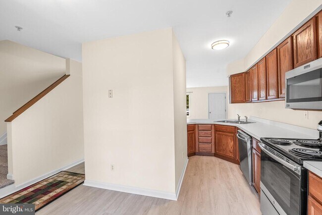 Foto del edificio - 217 E Dover St