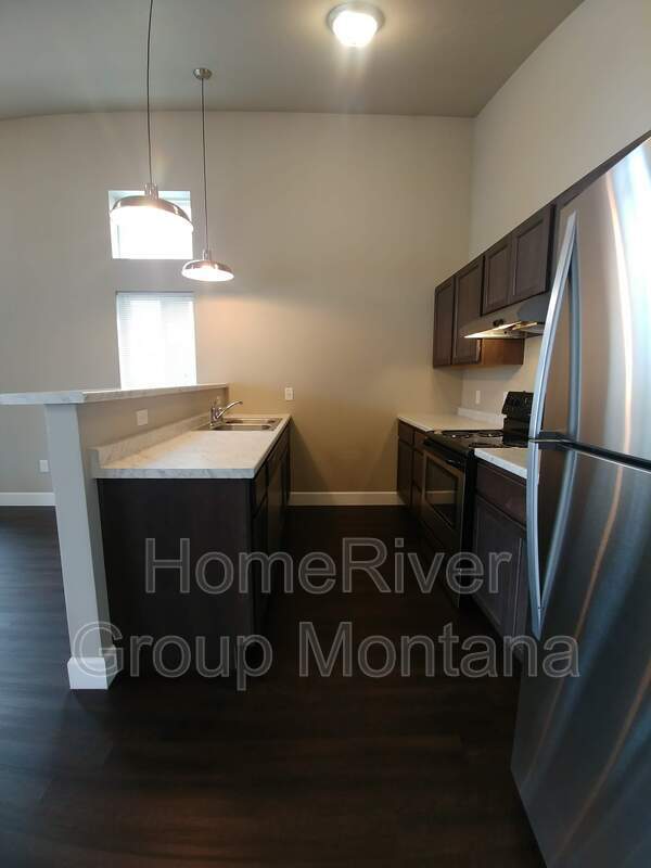 Foto del edificio - 819 Charlo St