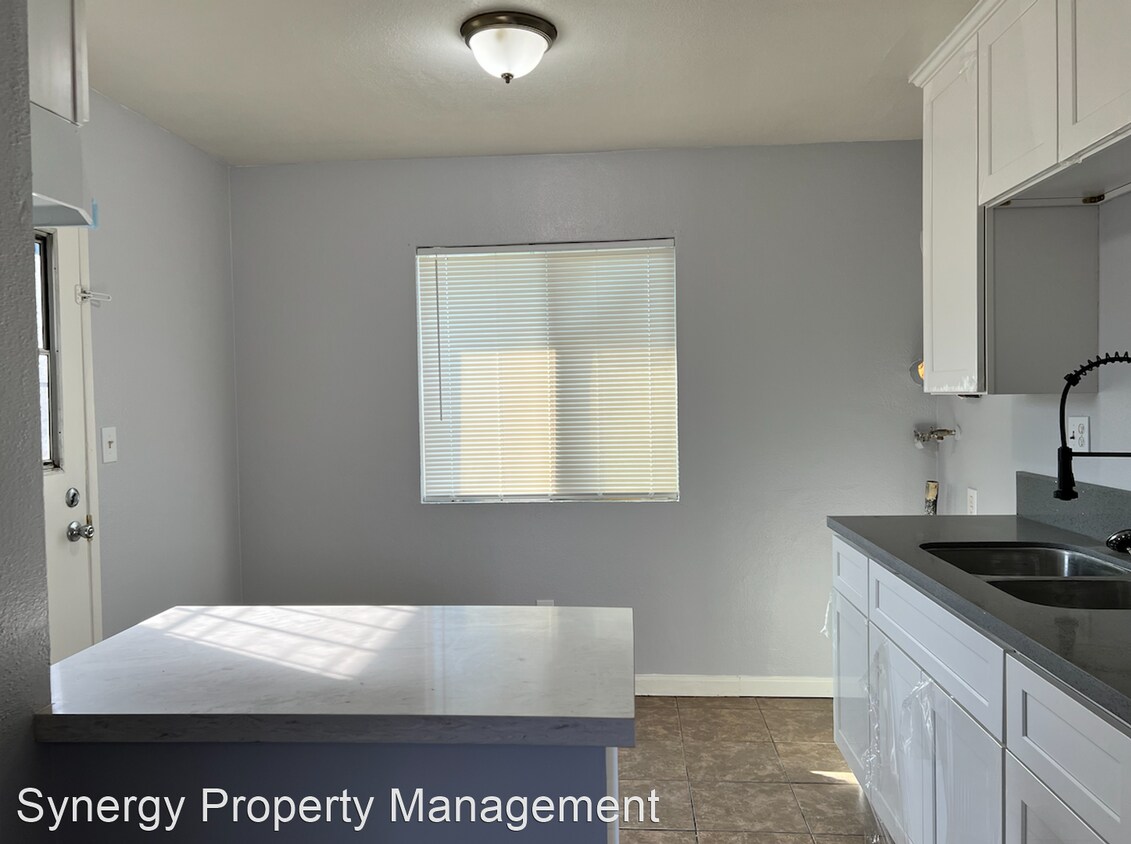 Foto principal - 2 br, 1 bath House - 327 Dobrusky Drive