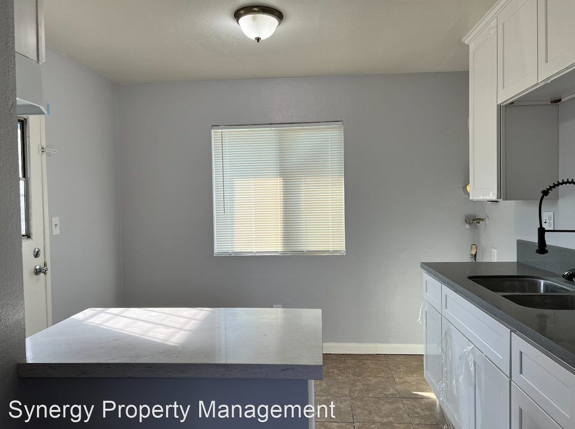 Primary Photo - 2 br, 1 bath House - 327 Dobrusky Drive