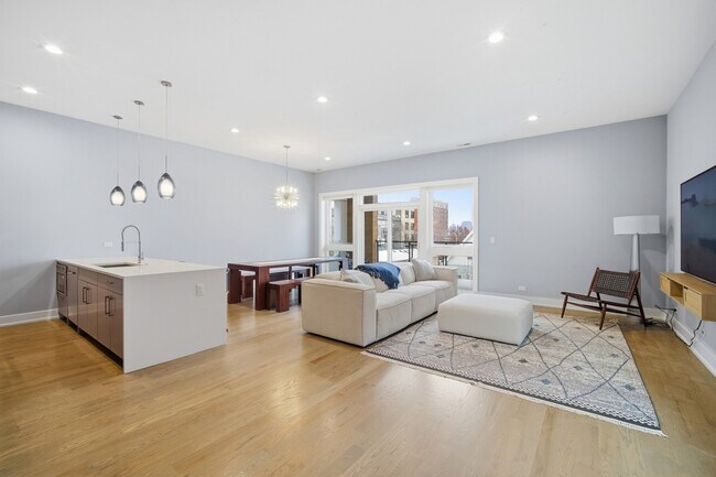 Foto del edificio - 725 W 17th St