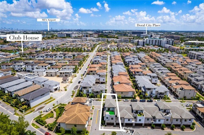 Foto del edificio - 4663 NW 83rd Pky  22 Doral Fl 33166