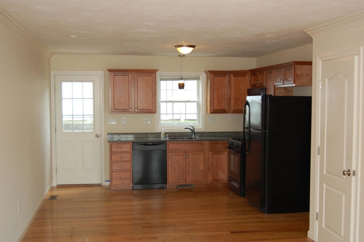 5 Merrimac Way, Tyngsboro, MA 01879 Townhome Rentals in Tyngsboro MA