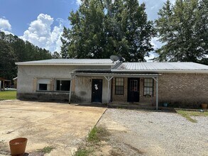 Building Photo - 1756 MS-363