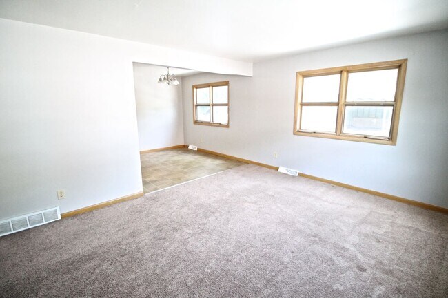 Building Photo - 4527 12th Ave