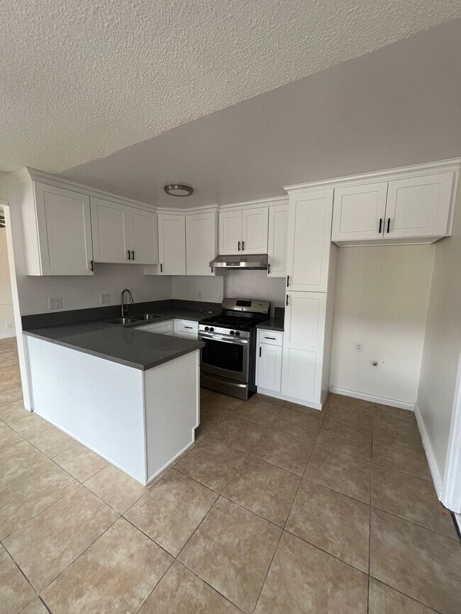 Foto del edificio - Remodeled 2 Bedroom in Long Beach City