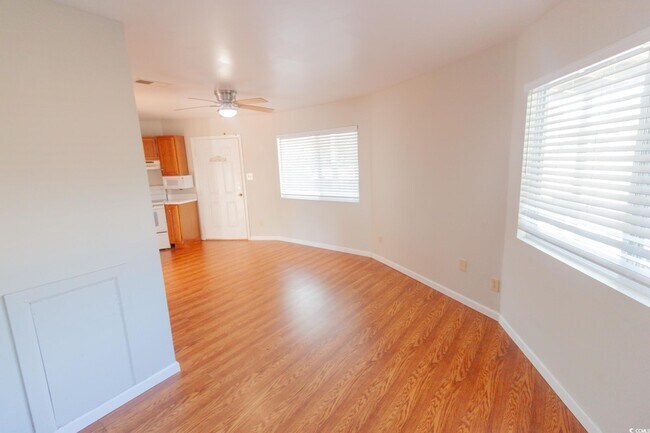 Foto del edificio - 505 Tree Top Ln