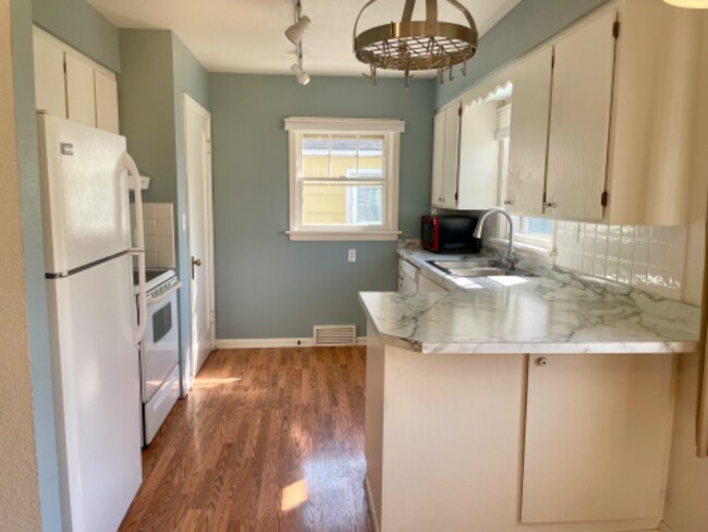 Foto del edificio - 778 4th Ave W