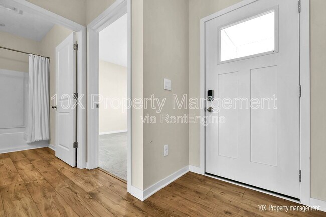 Foto del edificio - 5851 Ryman Dr