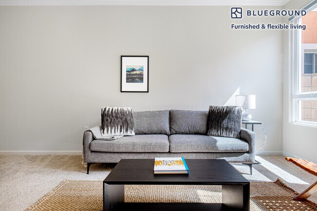 Foto del edificio - 295 E Evelyn Ave