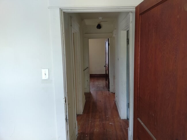 Building Photo - 1029 Winchester Ave