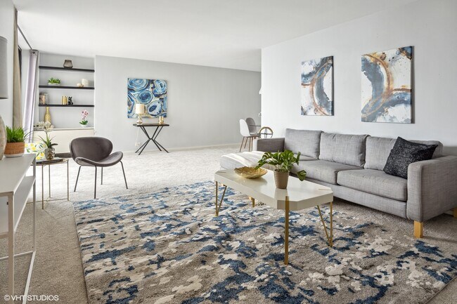 Foto del edificio - 3430 N Lake Shore Dr