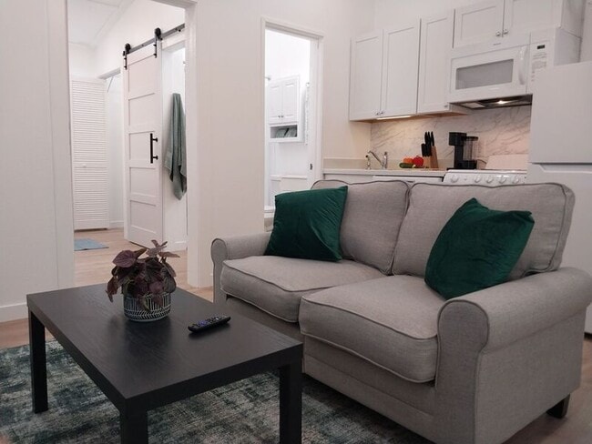 Foto del edificio - 720 Pritchett Ln