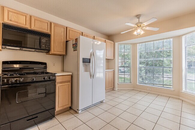 Foto del edificio - 6651 Rambling Trail Dr