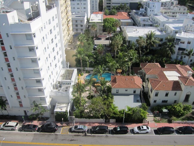 Building Photo - 3200 Collins Ave