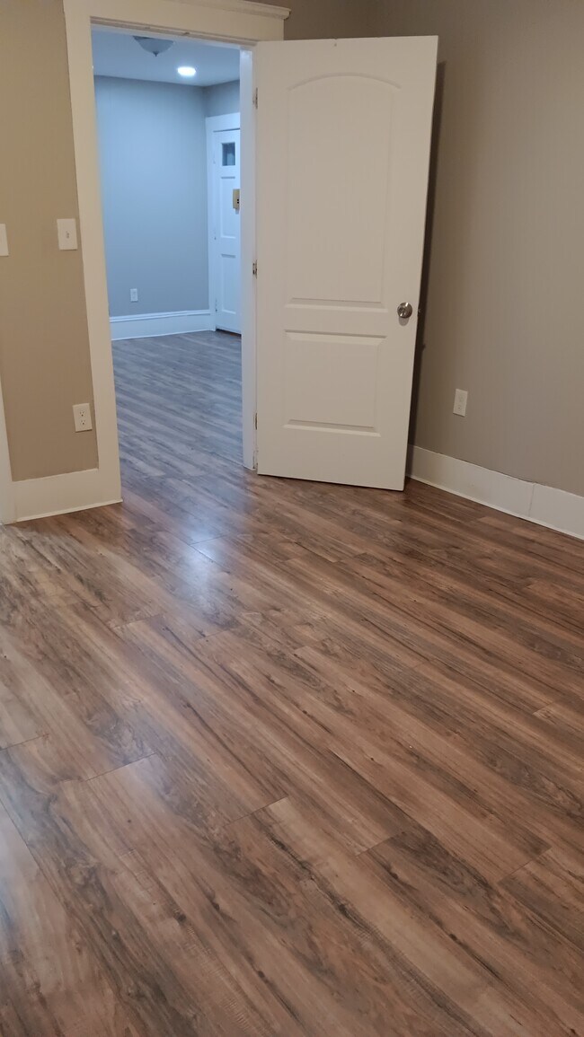 Dormitorio - 633 Haverhill St