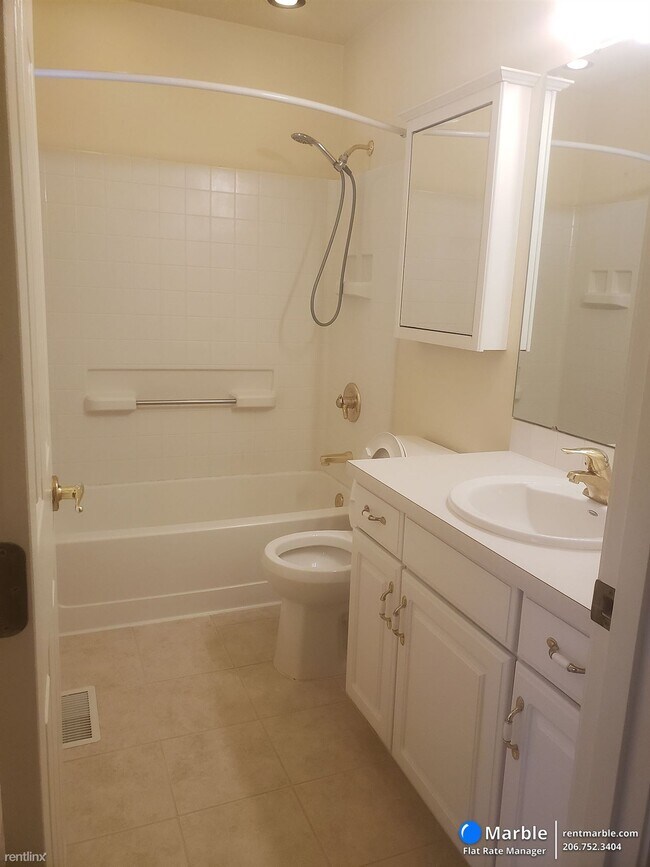 Building Photo - 2 br, 2.5 bath Condo - 2041 S 368TH Pl
