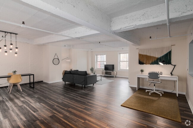 Studio, 1BA - 950SF - Living Area - The Cosmopolitan Apartments