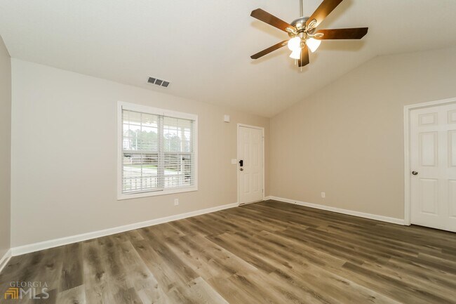 Building Photo - 43 Cody Cove