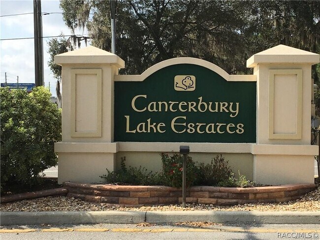 Foto del edificio - 2675 N Canterbury Lake Dr