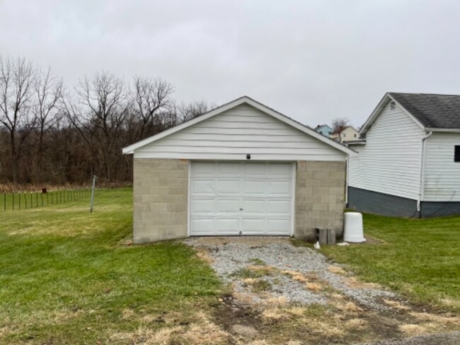 Foto del edificio - 66 Birch Rd