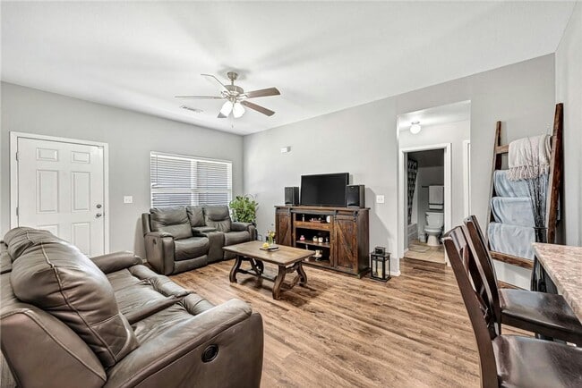 Foto del edificio - 716 NW 70th Ave