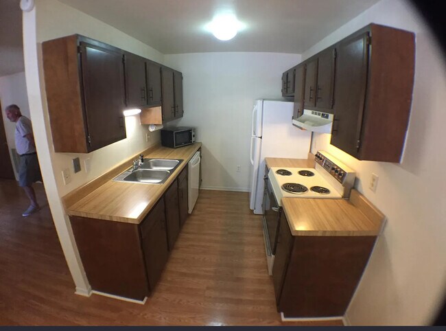 Foto del edificio - 1747 Donlee Dr