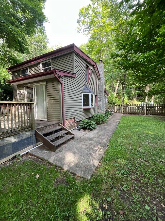 56 E Park Dr West Milford, NJ 07480 Alquileres en West Milford, NJ