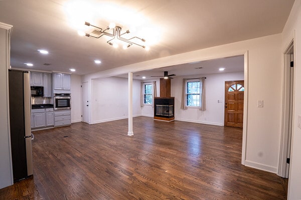 Foto del edificio - 4900 Jonquil Dr