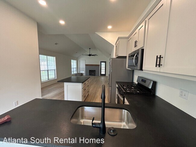 Foto del edificio - 3 br, 2 bath House - 94 Prestwick Lane