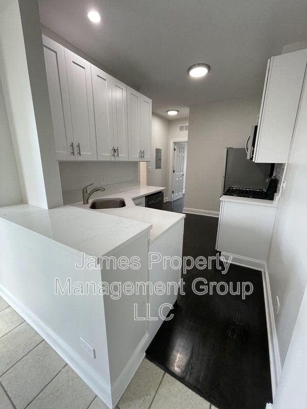Building Photo - 3607 W Le Moyne St