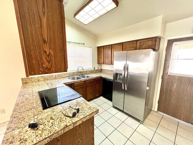 Foto del edificio - 941 W Enid Cir