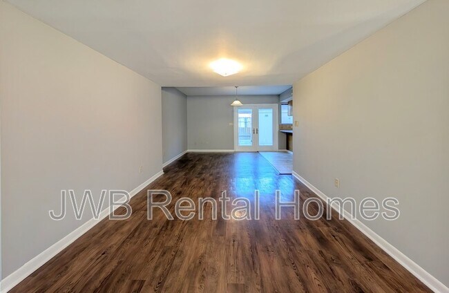 Building Photo - 8159 Sutton Pl N