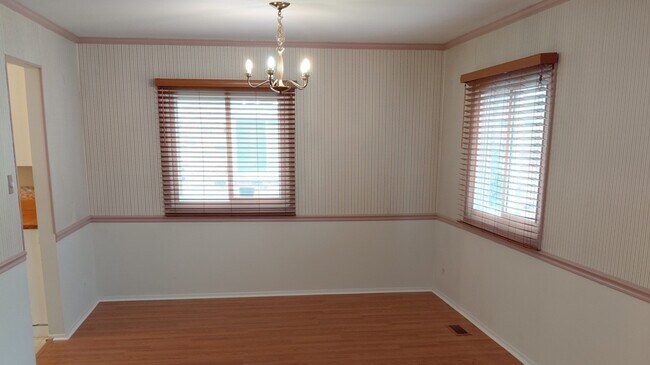 Building Photo - 1538 Coloma Ct N