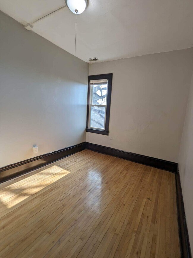 Bedroom 2 - 721 Plum St