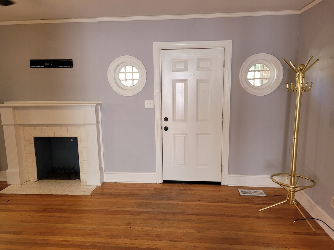 Front Door/Living Room - 13 Calhoun Rd