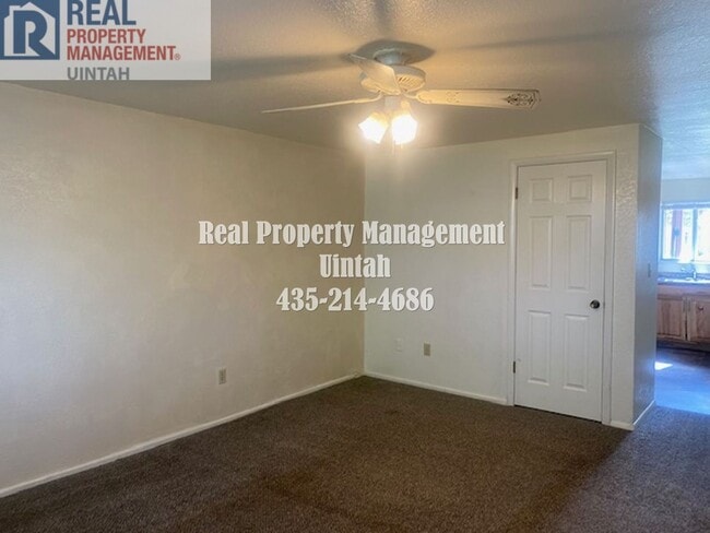 Building Photo - 3 Bed 1 Bath Duplex