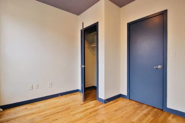 Building Photo - 34 E 7th St