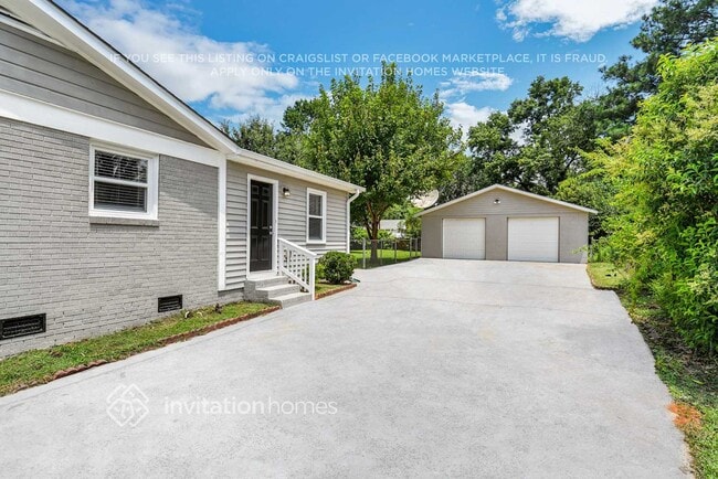 Building Photo - 4420 Birkdale Dr