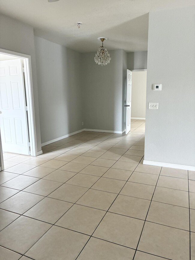 Foto del edificio - 118 Lakeview Ave