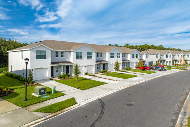 27779 York Harbor Pl Wesley Chapel, FL - Crestview at Grove West Townhomes