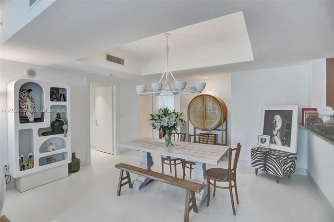 Foto del edificio - 2627 S Bayshore Dr