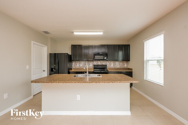 Building Photo - 36146 Carriage Pine Ct