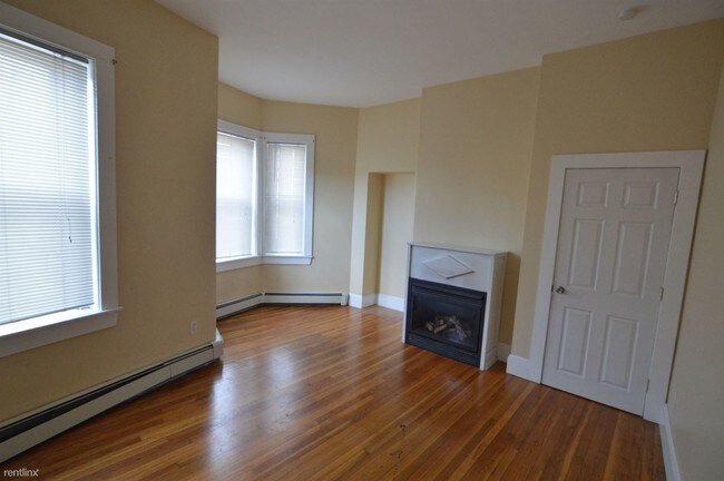 Building Photo - 17 Savin Hill Ave