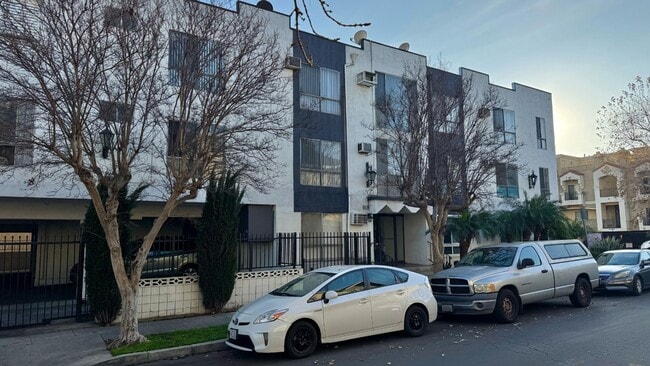 Building Photo - Camellia