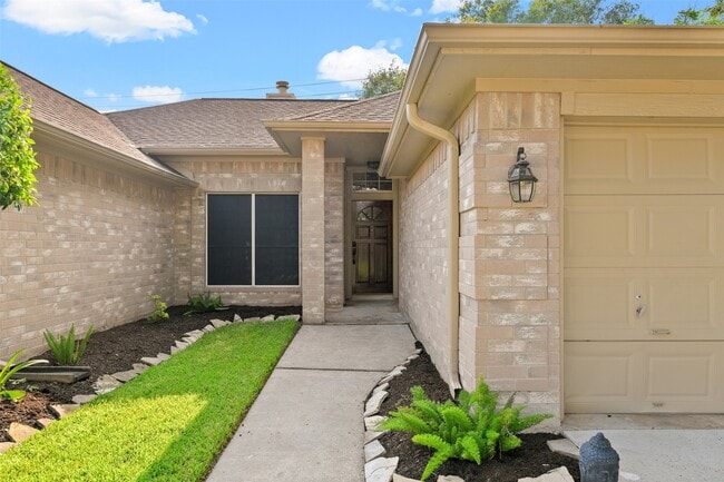 Building Photo - 16010 Cedar Gully Dr