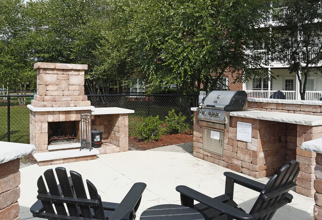 Outddoor Fireplace & BBQ - Reserve at Jacksonville Commons